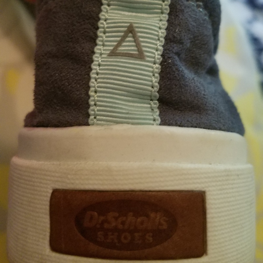 Shoes - Picture 2 of 2